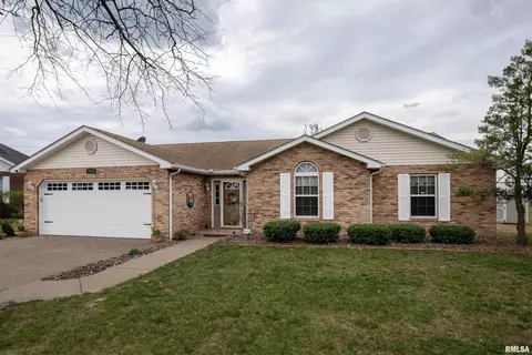 1112 Pemberton Dr, Marion, IL 62959