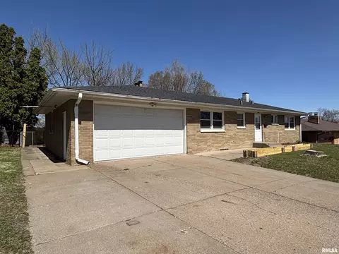 1336 Northlawn Rd, Davenport, IA 52804