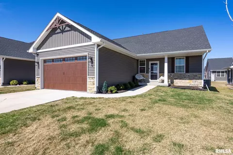 3072 Charissas Pl, Bettendorf, IA 52722
