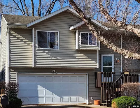 705 11th Avenue B Ct, Silvis, IL 61282
