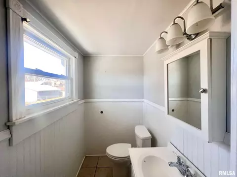 1019 25th St, Moline, IL 61265 photo 7