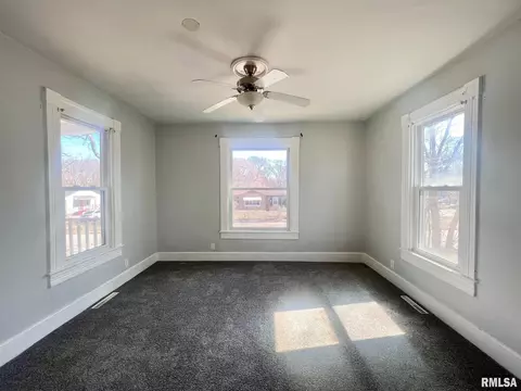 1019 25th St, Moline, IL 61265 photo 4