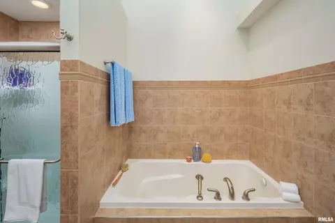 3409 Hunter Dr, Silvis, IL 61282 photo 20