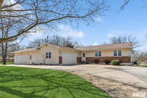 28314 104th Ave, Donahue, IA 52746