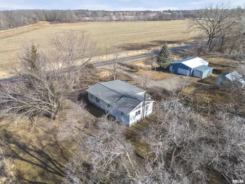 2560 112th St, Moscow, IA 52760