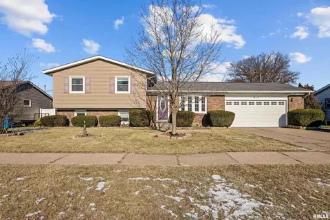 617 30th Ave, East Moline, IL 61244