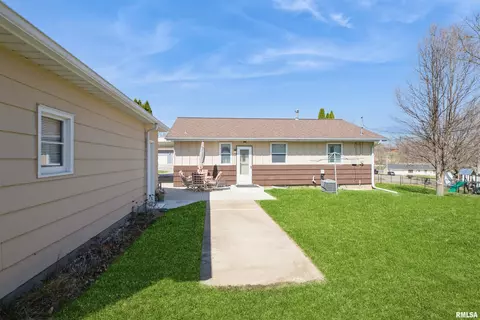 513 30th Ave N, Clinton, IA 52732 photo 4