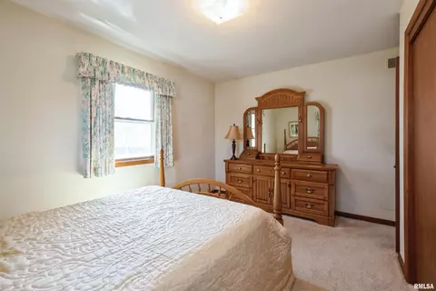 513 30th Ave N, Clinton, IA 52732 photo 10