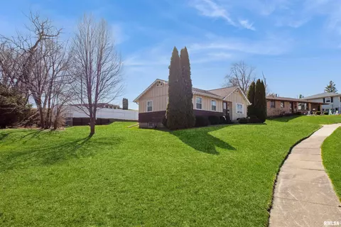 513 30th Ave N, Clinton, IA 52732 photo 3
