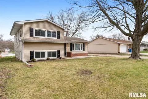 817 8th Ave, Silvis, IL 61282 photo 2
