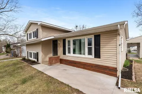 817 8th Ave, Silvis, IL 61282 photo 3