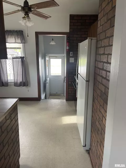 730 3rd St, Buffalo, IA 52728 photo 12