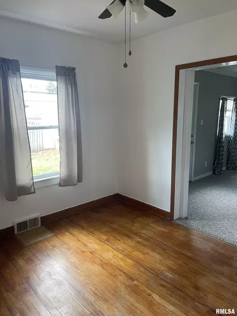 730 3rd St, Buffalo, IA 52728 photo 20