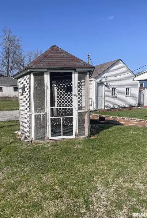 730 3rd St, Buffalo, IA 52728 photo 3