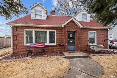 2804 38th St, Rock Island, IL 61201