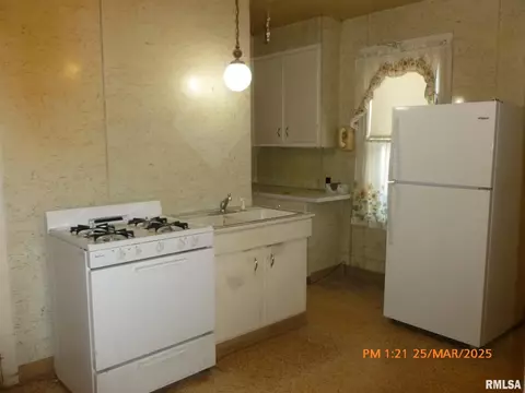 145 6th Ave, Moline, IL 61265 photo 11