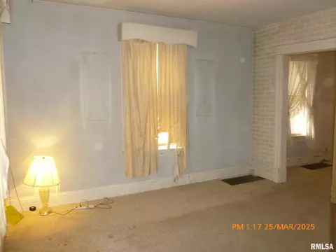 145 6th Ave, Moline, IL 61265 photo 3