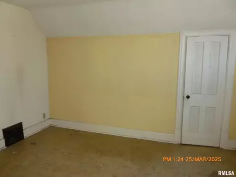 145 6th Ave, Moline, IL 61265 photo 17
