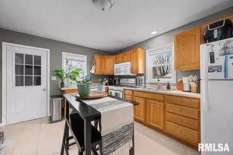 3606 19th Ave, Moline, IL 61265 photo 6