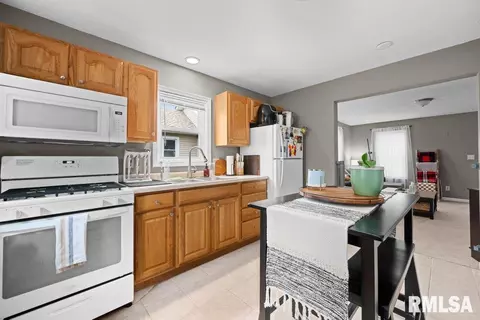 3606 19th Ave, Moline, IL 61265 photo 5