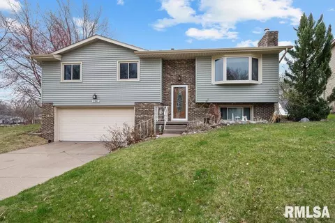 2341 E 33rd St, Davenport, IA 52807