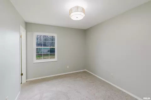 1607 E Pickett Ln, Marion, IL 62959 photo 9