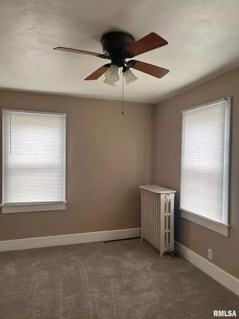 216 E 2nd St, Kewanee, IL 61443 photo 12