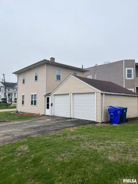 216 E 2nd St, Kewanee, IL 61443 photo 6