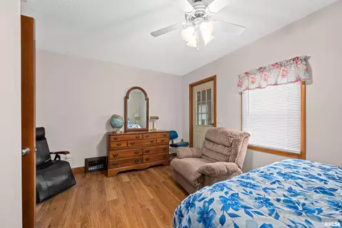 414 8th St, Moline, IL 61265 photo 7