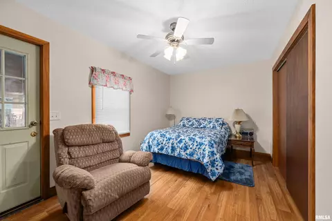 414 8th St, Moline, IL 61265 photo 8