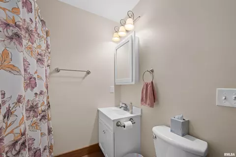 414 8th St, Moline, IL 61265 photo 9