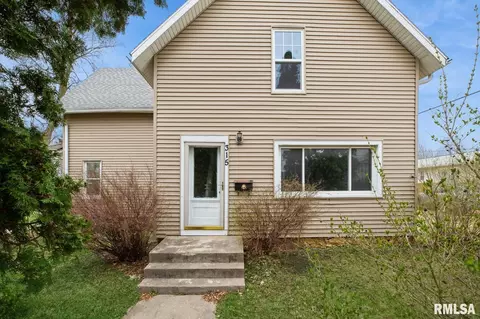 315 6th Ave, Dewitt, IA 52742