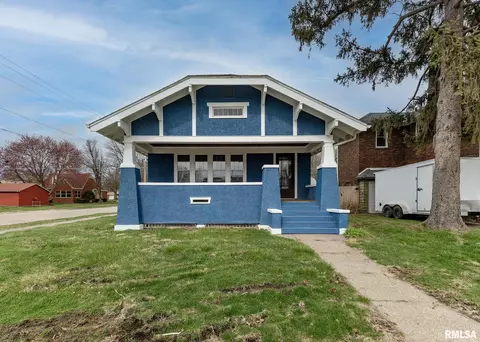 802 Park Pl, Clinton, IA 52732