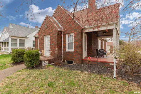 2933 26th Ave, Moline, IL 61265 photo 2