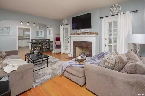 2933 26th Ave, Moline, IL 61265 photo 5