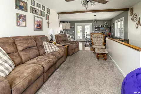135 Doc Rd, Eldorado, IL 62930 photo 13