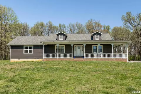 135 Doc Rd, Eldorado, IL 62930