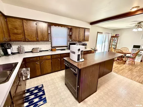 102 E 7th Ave, Colona, IL 61241 photo 11