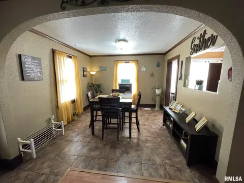 433 20th Ave, Moline, IL 61265 photo 3