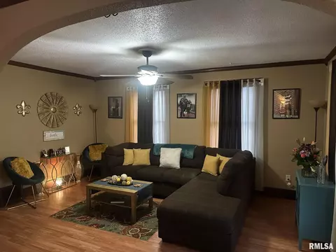 433 20th Ave, Moline, IL 61265 photo 2
