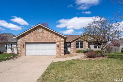 342 Heather Glen Dr, Eldridge, IA 52748