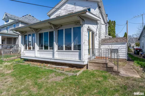 1806 E 12th St, Davenport, IA 52803