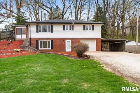4690 Criswell St, Bettendorf, IA 52722
