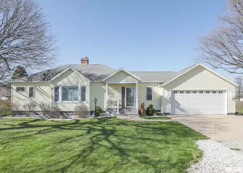 301 E Center Ave, Rio, IL 61472