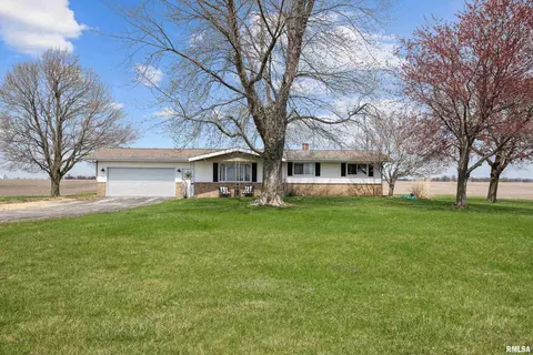 26012 Territorial Rd, Le Claire, IA 52753