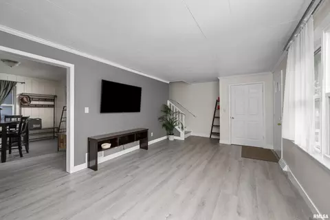 419 23rd Ave, Moline, IL 61265 photo 5