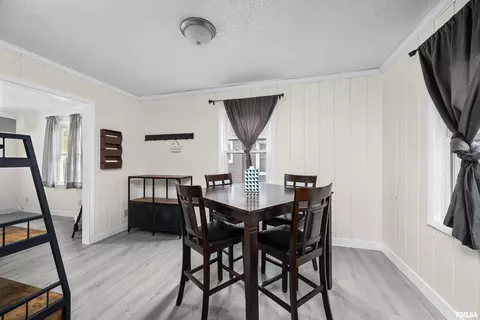 419 23rd Ave, Moline, IL 61265 photo 8