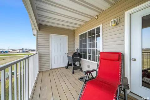 440 E Franklin St, Eldridge, IA 52748 photo 19