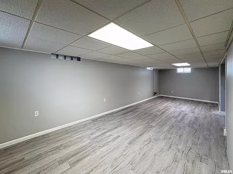 828 47th St, Moline, IL 61265 photo 23