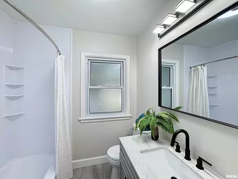 828 47th St, Moline, IL 61265 photo 12